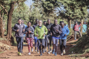 Huellas de Kenia, Viaje a la tierra de los corredores