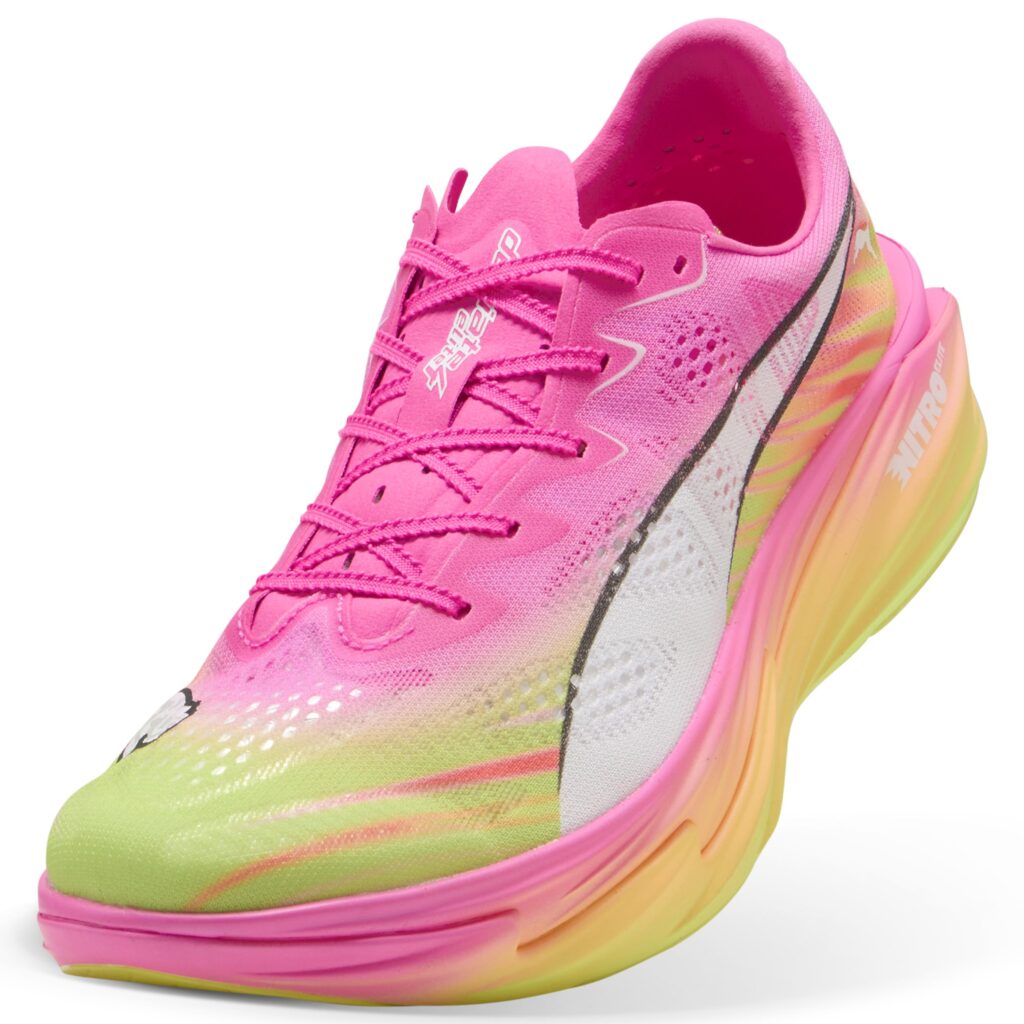 PUMA Deviate NITRO Elite 4 Showtime perfil lateral ULTRAWEAVE rosa neón amarillo